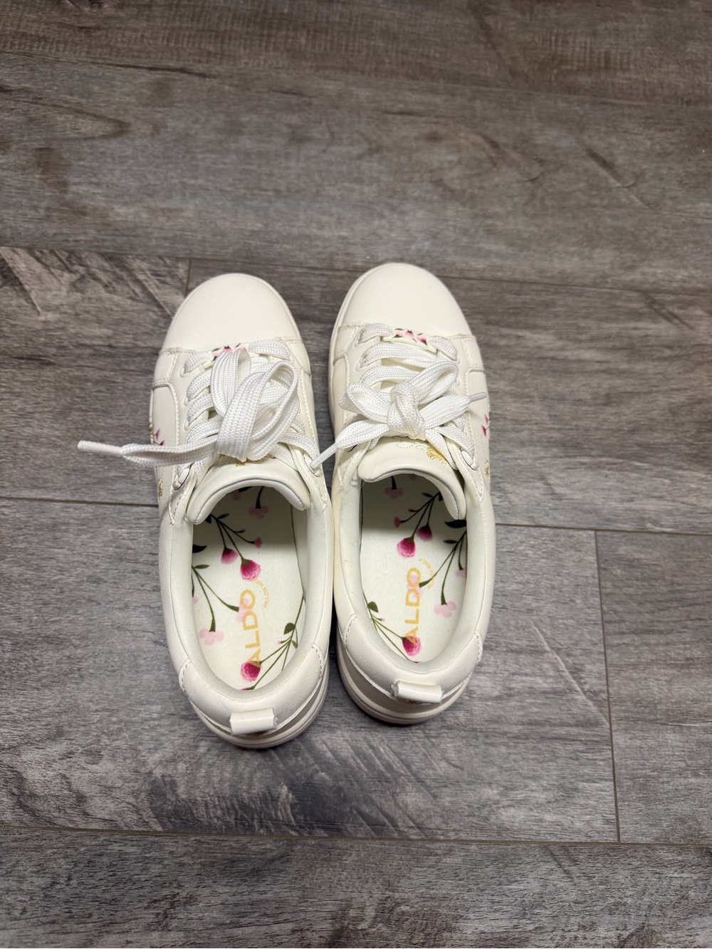 Women’s Aldo White Wildflower Sneakers Size 6.5 - Picture 4 of 5